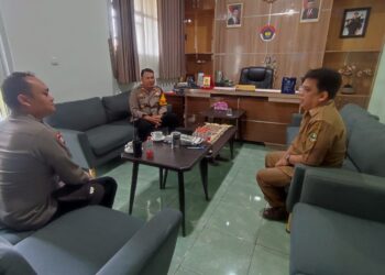 Bhabinkamtibmas Polsek Sukaraja Silaturahmi Ke Beberapa Sekolah