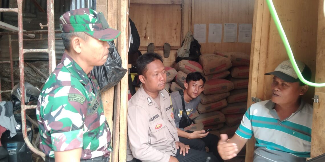 Bhabinkamtibmas Bersinergi dengan Babinsa Sambangi Warga Untuk Tingkatkan Harkamtibmas