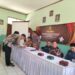 Sinirgitas TNI-POLRI Bhabinkamtibmas bersama Babinsa Kelurahan Tipar menghadiri Pelantikan Kelompok Penyelenggaraan Pemungutan Suara pada Kelurahan Tipar.