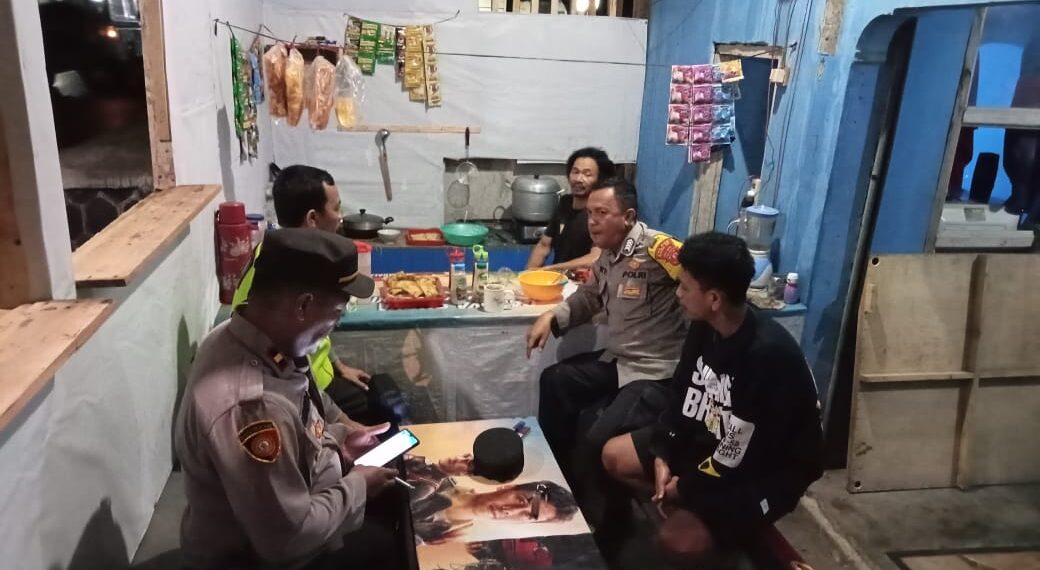 Kanit Samapta Polsek Cireunghas Laksanakan Patroli Sambang
