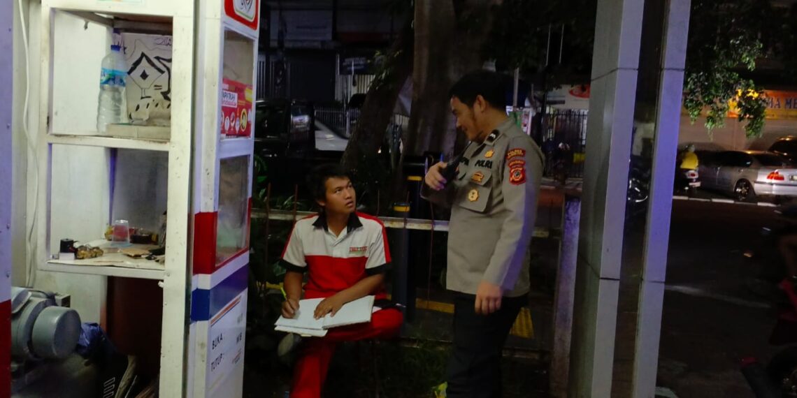 Anggota Patroli Polsek Warudoyong Polres Sukabumi Kota Gencar Laksanakan Patroli Malam Hari