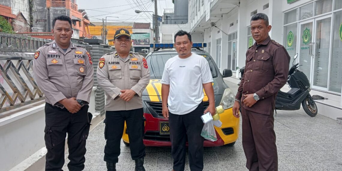 Patroli Dialogis  Polsek Cisaat untuk Menciptakan Kondisi Aman Menuju Pemilu 2024