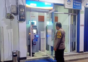 Kontrol Bank Bri Dan Atm Polsek Sukalarang Patroli Malam Hari Cegah Kejahatan Perbankkan