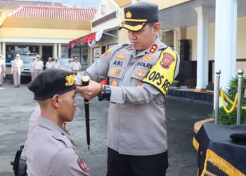 Sematkan Baret, Ini Pesan Kapolres Sukabumi Kota