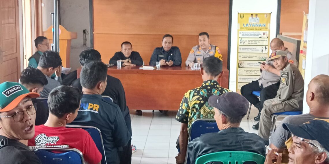 Gelar Tatap Muka Dengan Masyarakat Kapolsek Cisaat Lakukan Giat Ngariung Sareng Kapolsek Cisaat