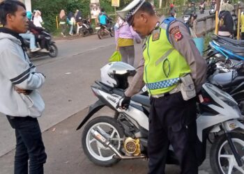 Polsek Sukalarang Gelar Razia Knalpot Brong Antisipasi Kejahatan Balap Liar