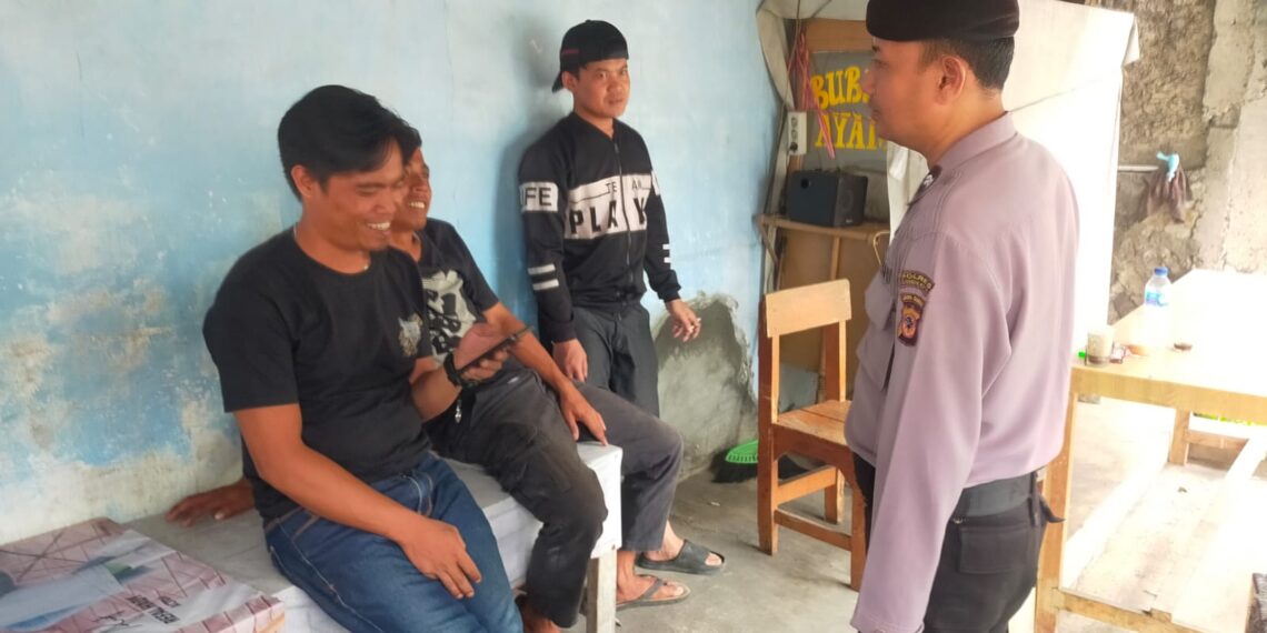 Anggota Samapta Polsek Cibeureum Laksanakan Patroli dialogis di Siang Hari