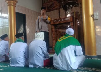 Titipkan Pesan Kamtibmas Jelang Pemilu 2024 Safari Jumat Keliling Kapolsek  Cisaat