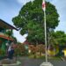Kapolsek Citamiang Jadi Pembina Upacara Bendera di SMPN 8 Kota Sukabumi.