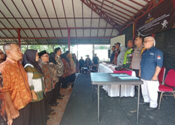 Menghadiri kegiatan Pelantikan KPPS Kapolsek Warudoyong Polres Sukabumi Kota