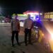 Antisipasi Gangguan Kamtibmas Di SPBU, Polsek Sukalarang Giat Patroli Dialogis Malam
