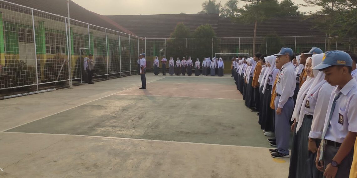 Gencarkan Police Goes To School Polsek Cireunghas Tingkatkan Kesadaran Hukum