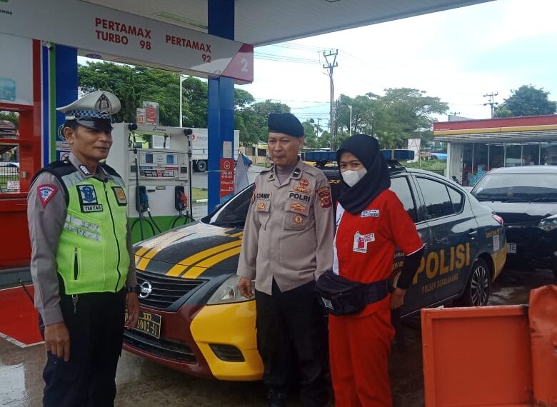 Antisipasi Gangguan Kamtibmas Di SPBU Polsek Sukalarang Giat Patroli Dialogis