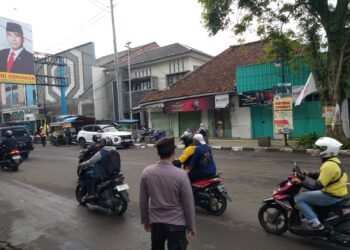 Polsek Gunungpuyuh rutin laksanakan Gatur Pagi, Agar Terciptanya Kamseltibcar Lantas dipagi hari diwilayah hukum Polsek Gunungpuyuh