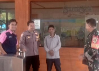Sinergitas TNI-POLRI Bhabinkamtibmas Kel. Gedongpanjang  bersama Babinsa Patroli dialogis dan sambang Warga Binaan
