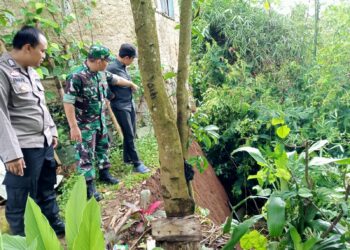Hadir Ditengah Masyarakat Cek Tebing Longsor Sinergitas Tni Dan Polri