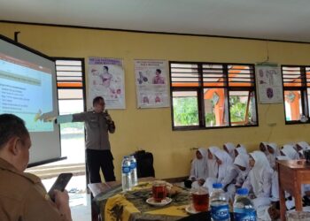 Cegah Kenakalan Remaja Polsek Cireunghas Lakukan Police Goes To School