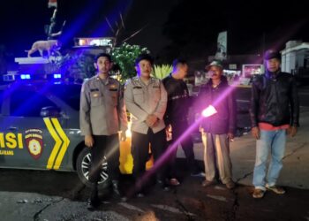 Wujudkan Situasi Kamtibmas Yang Aman Dan Kondusif, Polsek Sukalarang Patroli Strong Point Malam Hari
