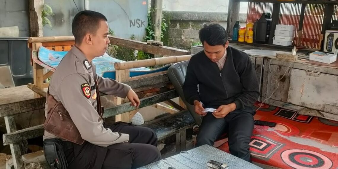 Selalu Hadir Di Tengah Masyarakat Polsek Sukaraja Lakukan Patroli