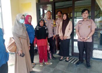 Antar Lansia Tersesat Ke Griya Lansia Sukabumi Polsek Cireunghas