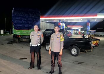 Anggota Patroli Polsek Sukalarang Melaksanakan Patroli  Malam Kontrol SPBU