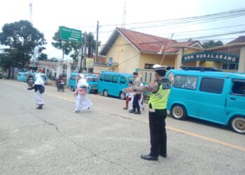 Unit Lantas Polsek Sukalarang Gatur Lalin Siang Dan Pemantauan Arus Lalu Lintas