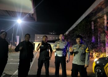 Giatkan Patroli Malam Polsek Sukalarang Cegah C3 Di Perkantoran, Dan Perindustrian Polisi