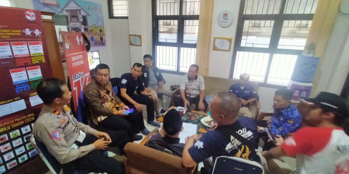 Polsek Baros Silahturahmi Dengan Ppk Baros