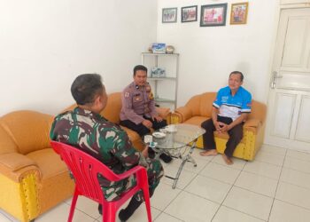 Sinergitas TNI-POLRI Bhabinkamtibmas Kel. Gedongpanjang  bersama Babinsa melaksanakan Sambang Warga Binaan.