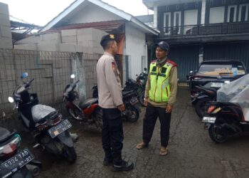 Cegah Curanmor Polsek Sukalarang Berikan Himbauan Kamtibmas Kepada petugas Parkir
