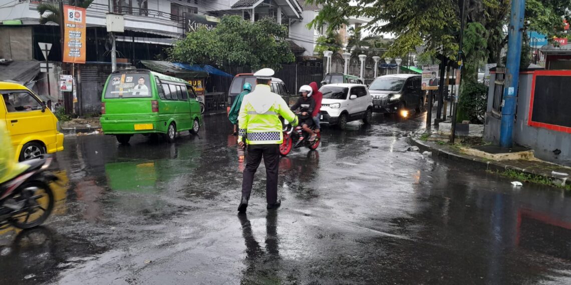 Polsek Warudoyong Gatur Lalu lintas pagi, Bentuk Pelayanan kepada Masyarakat guna terciptanya Kamseltibcar Lantas