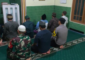 Bhabinkamtibmas Lakukan Sholat Subuh Berjama’ah Bersama Warga