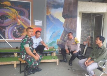 Memasuki Musim Hujan, Senergitas TNI – Polri Bhabinkamtibmas Himbau Warga Waspada Bencana Alam