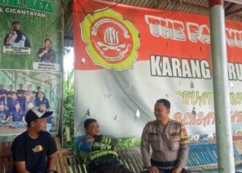 Sambangi Pemuda, Bhabinkamtibmas Polsek Lembursitu  sampaikan pesan kamtibmas