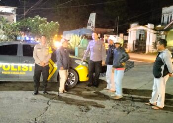 Wujudkan Situasi Kamtibmas Yang Aman Dan Kondusif Polsek Sukalarang Patroli Strong Point Malam Hari