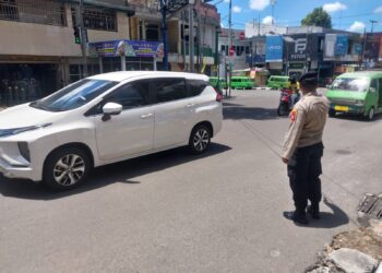 Unit Patroli Polsek Gunungpuyuh Laksanakan Penjagaan Dan Pengaturan (Gatur) Lalu Lintas