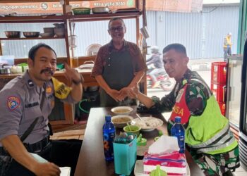 Datangi Warga Langsung, Babinkamtibmas Berikan Himbauan Gukamtibmas