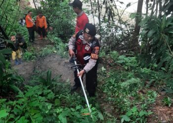 Ciptakan Lingkungan Sehat TNI POLRI Kerja Bakti Bersama Pemerintah Dan Warga Binaannya