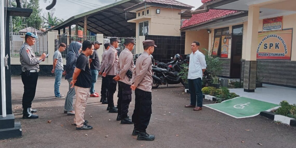 Polsek Citamiang Gelar Apel Pagi Sebagai Bentuk Kedisiplinan.