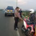 Unit Samapta Polsek Cibeureum Patroli Dialogis Dan Sambangi Warga