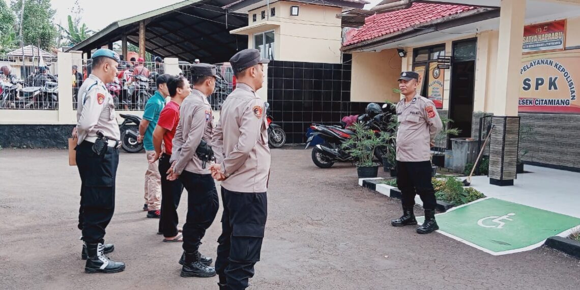 Gelar Apel Pagi Sebagai Bentuk Kedisiplinan Polsek Citamiang