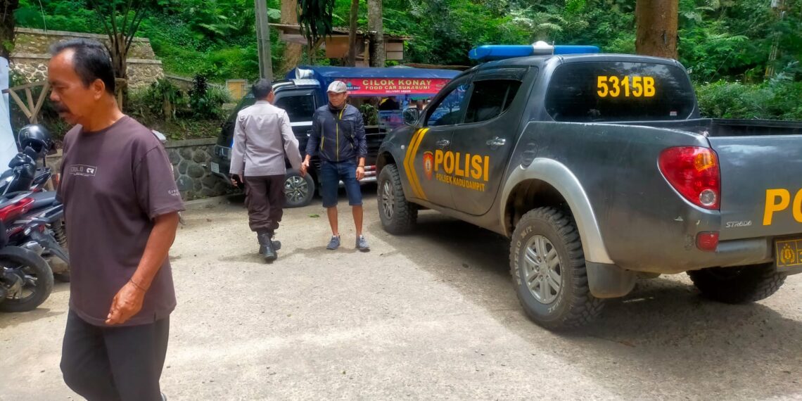 Patroli rutin Polsek Kadudampit untuk dekatkan dengan masyarakat