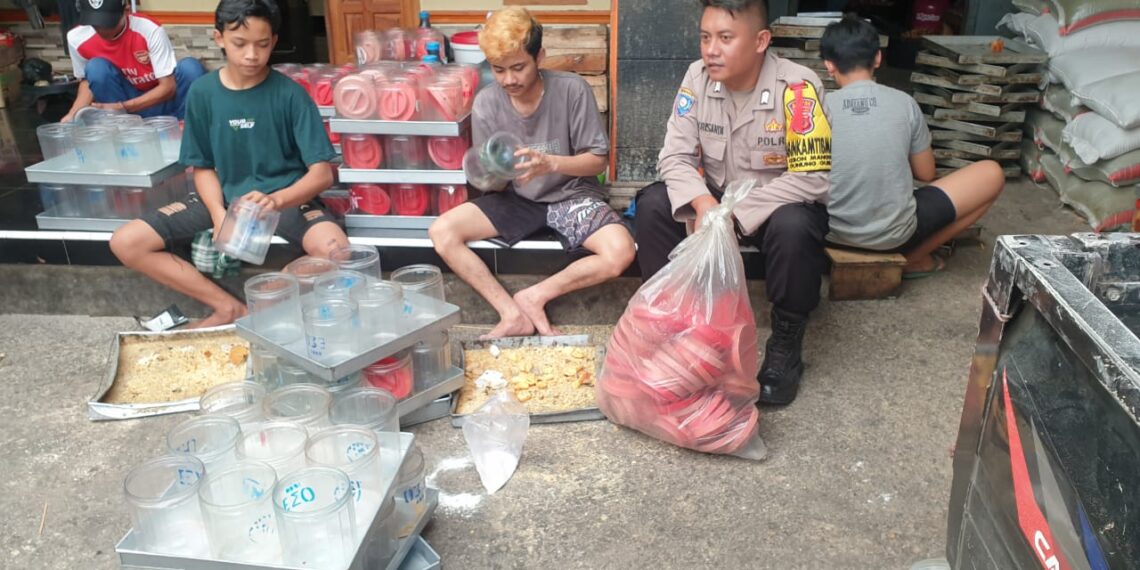Bhabinkamtibmas Jalin Silaturahmi Dengan Warga Binaan