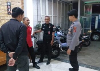Patroli Rutin Malam Hari, Polsek Gunungpuyuh Sambangi Satpam Hotel / Penginapan sampaikan Himbauan kamtibmas
