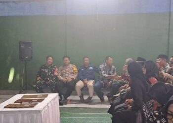 Sinergitas TNI-POLRI Bhabinkamtibmas Kel. Gedongpanjang  bersama Babinsa menghadiri Pelantikan Kelompok Penyelenggaraan Pemungutan Suara pada Kelurahan Gedong Panjang.