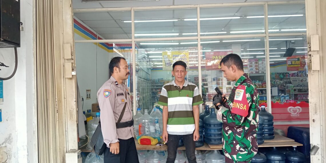 Datangi Warga Langsung, Babinkamtibmas Berikan Himbauan Gukamtibmas