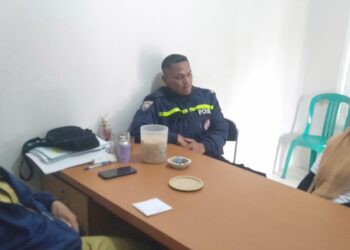 Bhabinkamtibmas Polsek Sukabumi Diskusi Dengan Kepala Desa Terkait Pelantikan KPPS