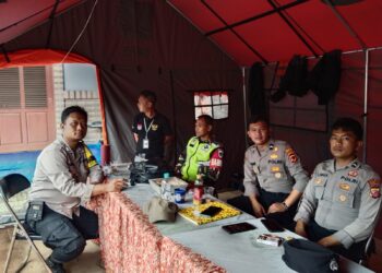 Kapolsek Warudoyong ploting Anggota Lakukan pengecekan Gudang Logistik KPU Kota Sukabumi.
