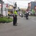 Unit Lantas Polsek Warudoyong Lakukan Gatur Lalin Paska Melintas Kereta Api Pangrango