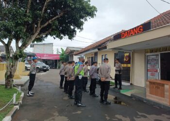 Panit Samapta Polsek Cikole Pimpin Apel Pagi Dan Berikan Arahan
